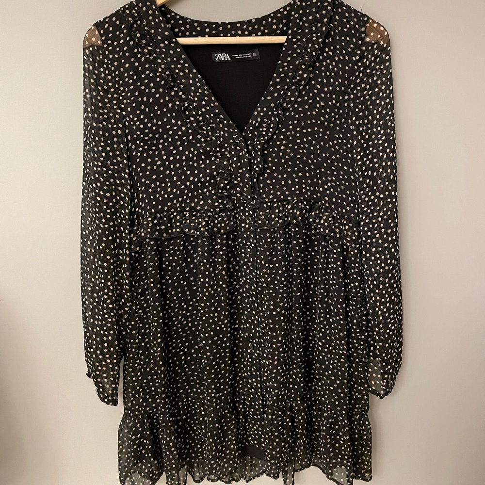 Zara new black and tan mini dress. flowing slight v-neck. relaxed fit.